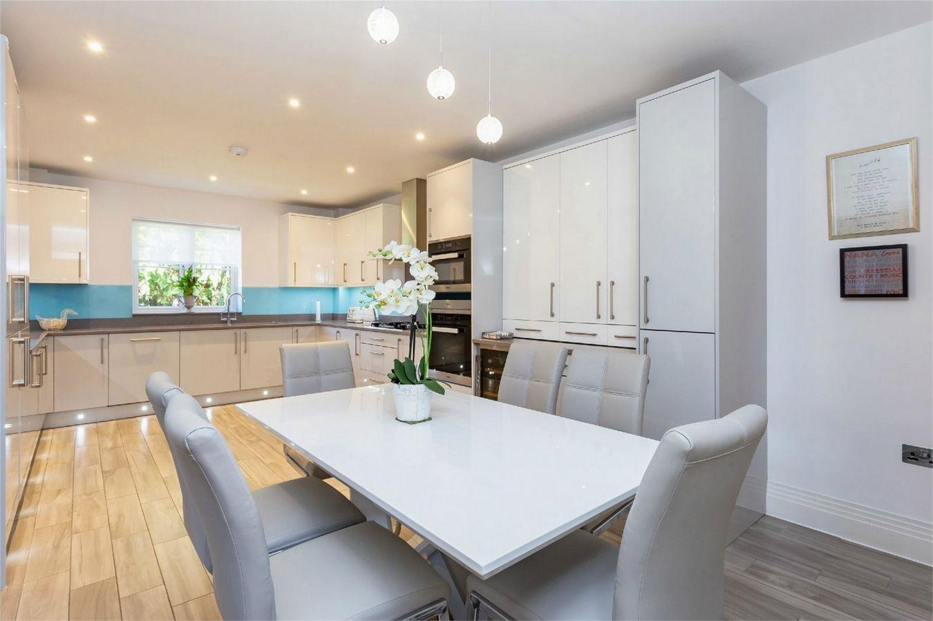 Magpie Hall Road, Bushey